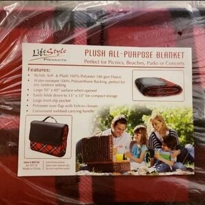 2 Lifestyle Products Red Plush Blankets